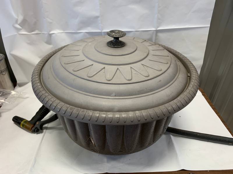 lot 14 image: Hose Reel with Hose & Sprayer
