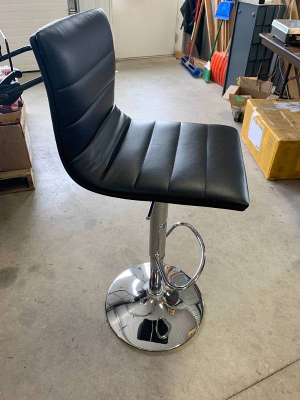 lot 18 image: High Top Chrome Hydraulic Bar Stool $159 Retail
