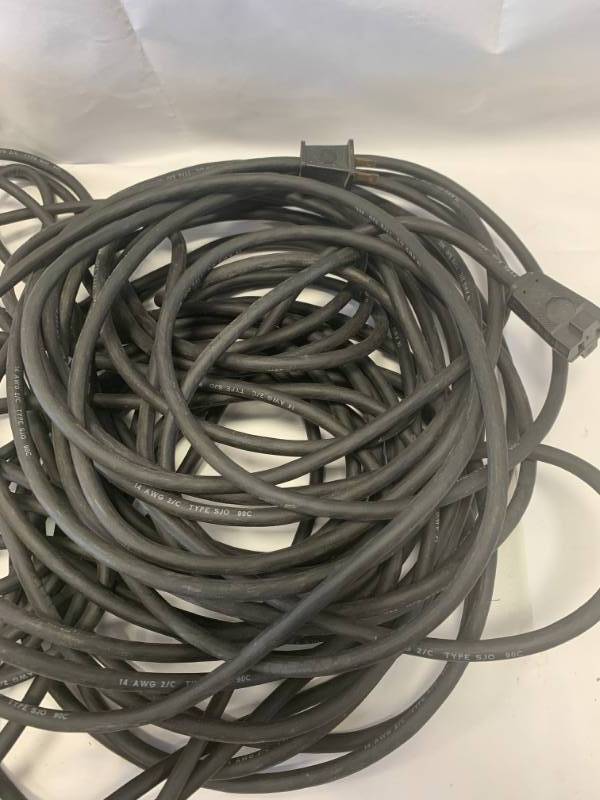 lot 26 image: 100 ft  Extension Cord 14 Gauge