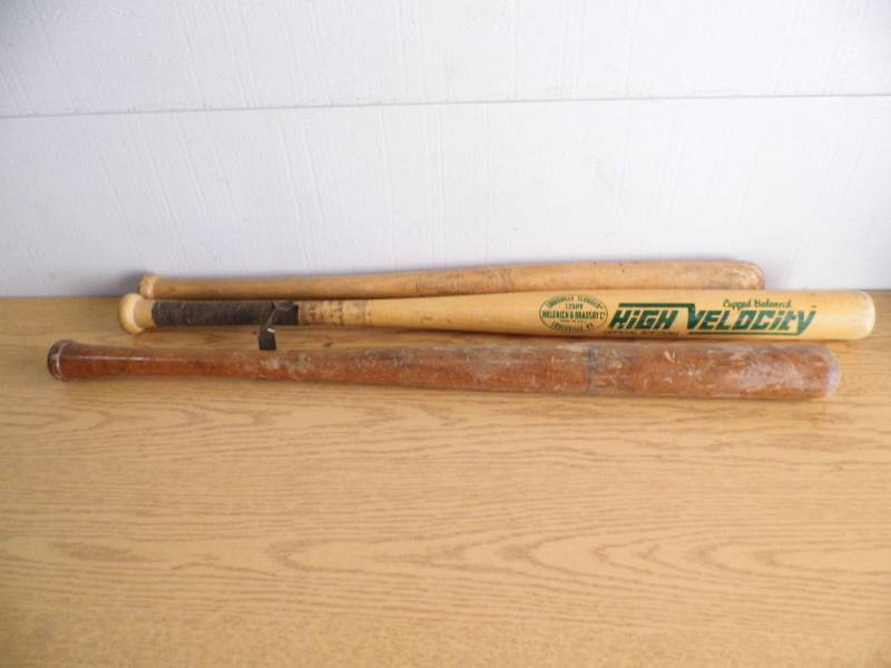 lot 14 image: Lot of 3 Wooden Bats