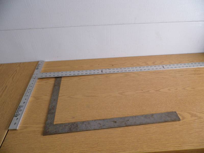 lot 16 image: Lot of 2 Squares