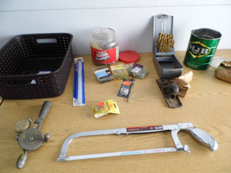 lot 28 image: Hacksaw - Blades - Bits - Hardware