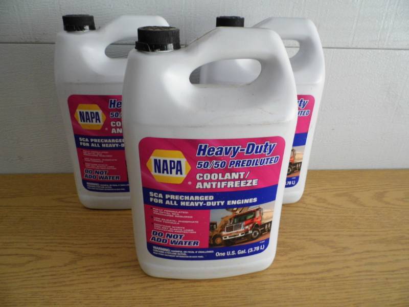 lot 31 image: Lot of 3 Gallons of Antifreeze