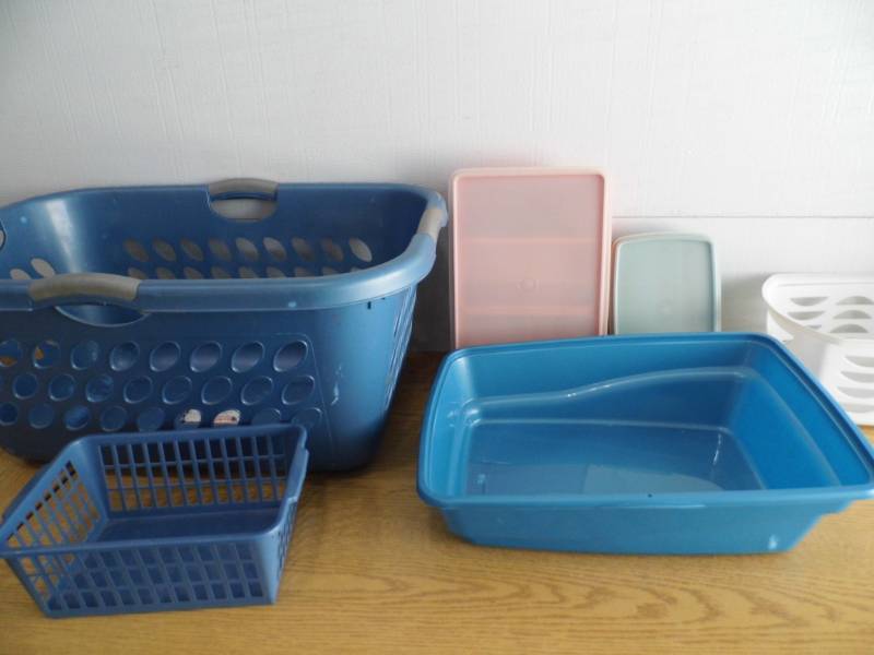 lot 32 image: Basket - Oranizers