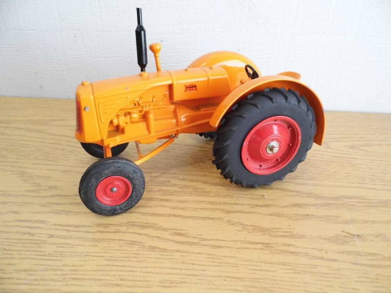 lot 45 image: Minnesota Moline Tractor
