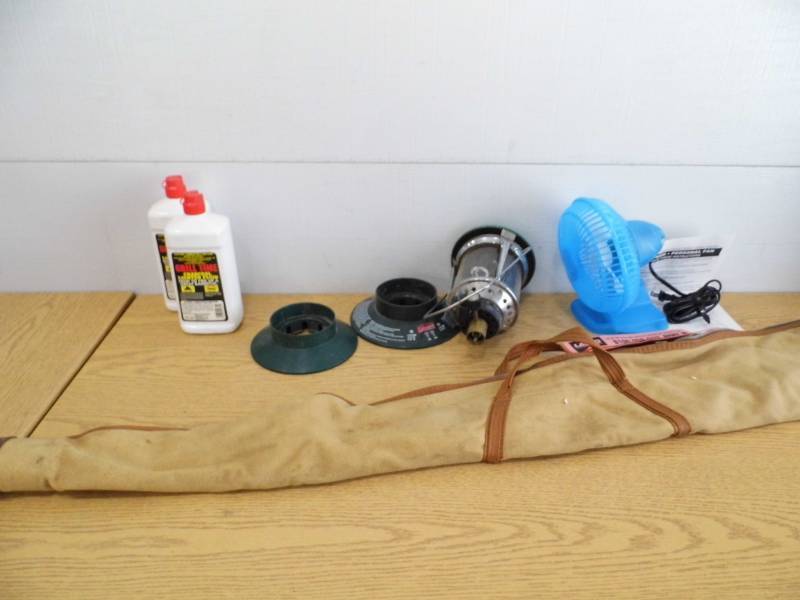 lot 66 image: Fan - Gun Case