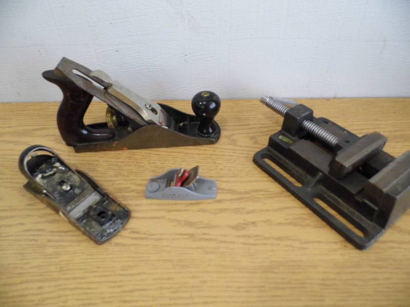 lot 80 image: Planes - Clamps