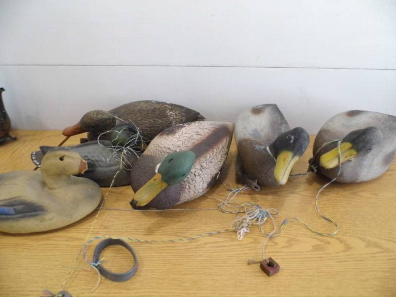 lot 85 image: Decoys
