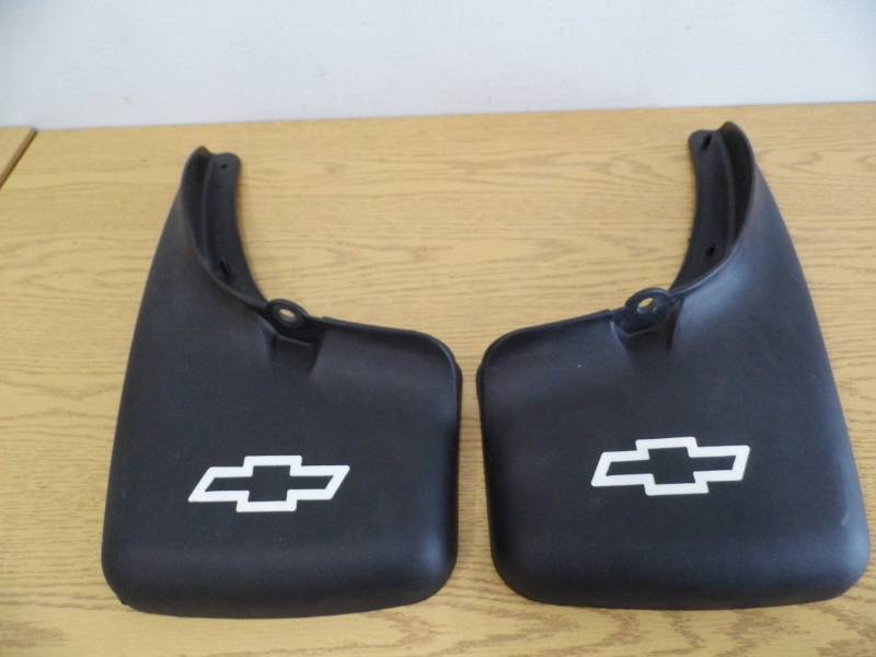 lot 88 image: Chevrolet Mud Flaps