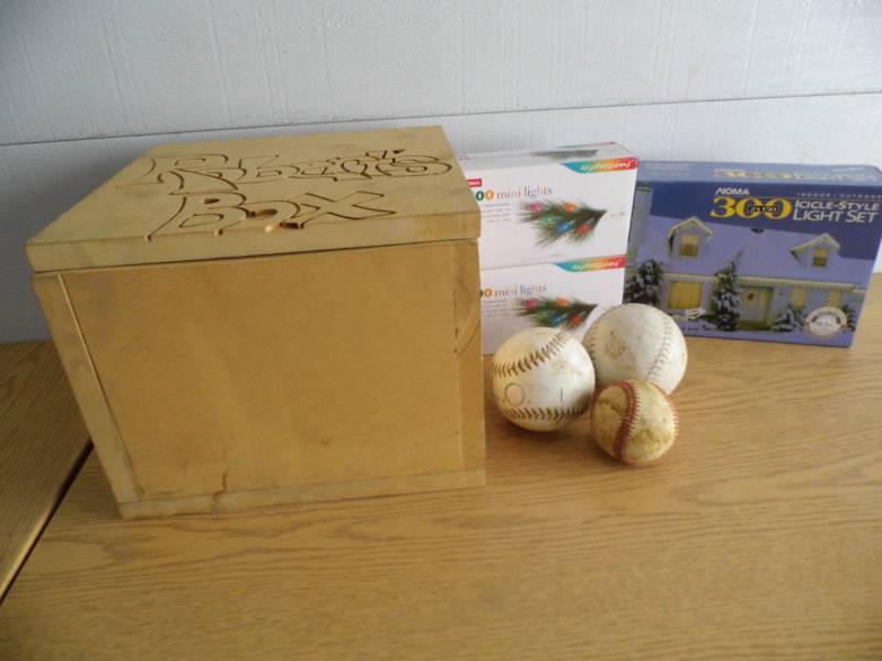 lot 101 image: Lights - Box - Baseballs