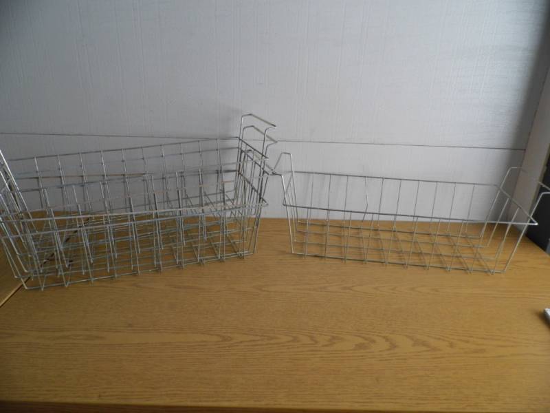 lot 102 image: Lot of 5 Metal Baskets