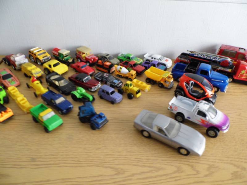 lot 106 image: Toy Cars