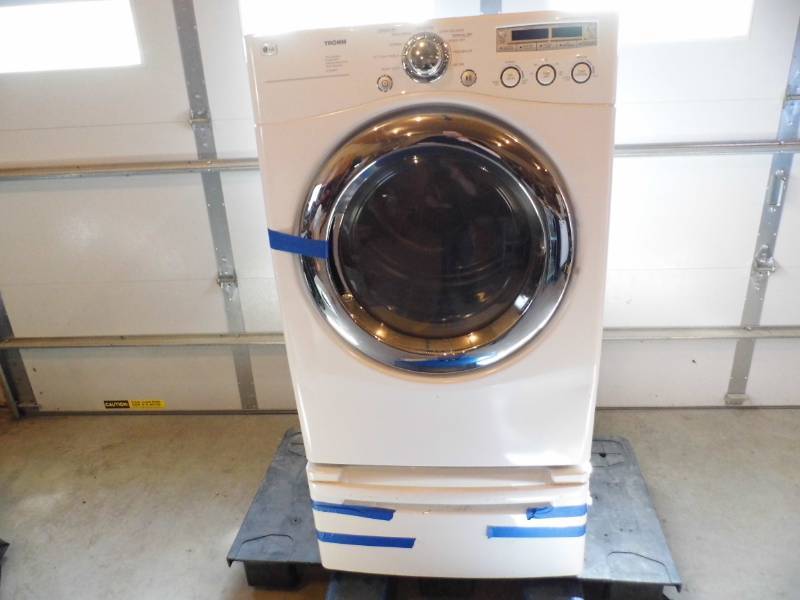 lot 118 image: LG Tromm Gas Dryer w Pedestal