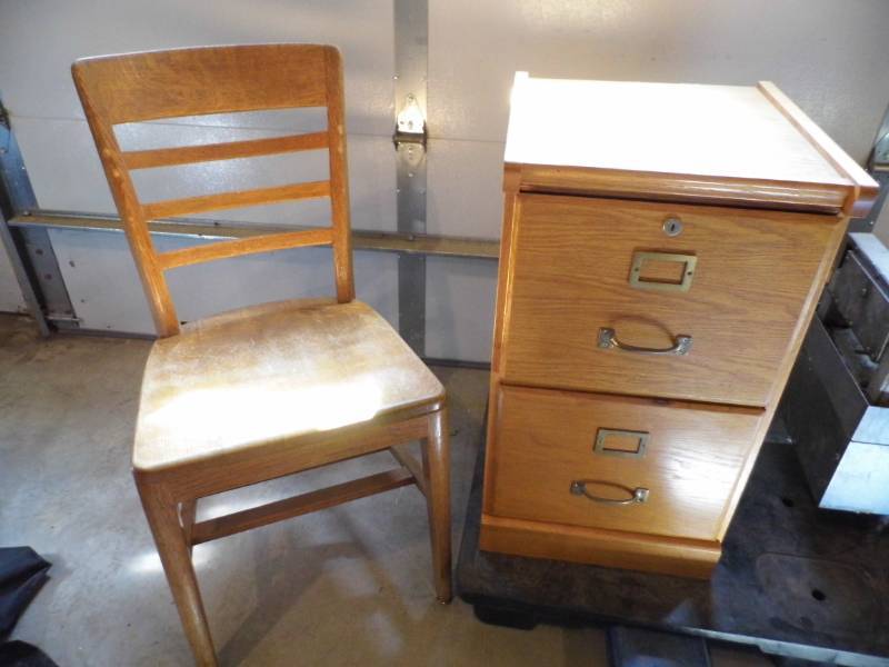 lot 134 image: File Cabinet - Oak Chair