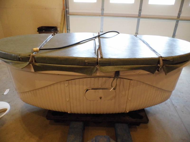 lot 143 image: Hot Tub