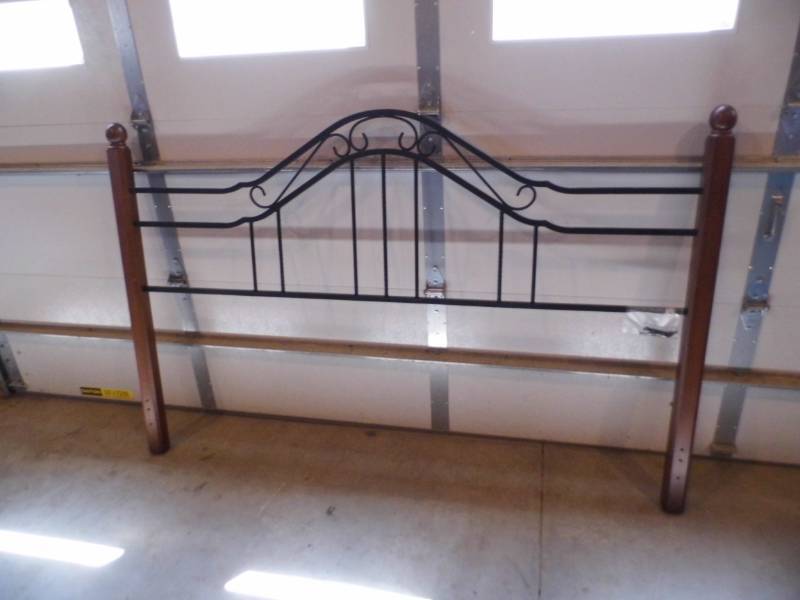 lot 144 image: King Headboard