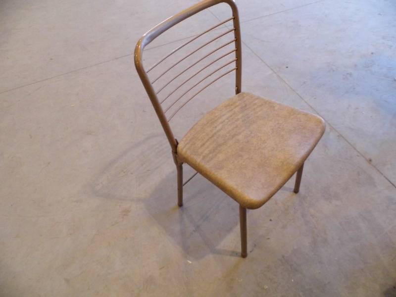lot 152 image: Lot of 4 Metal Folding Chairs
