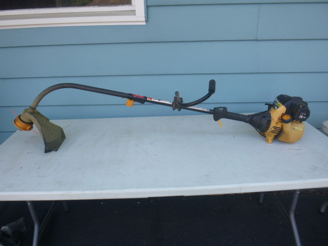 lot 14 image: Yardman Weed Whip