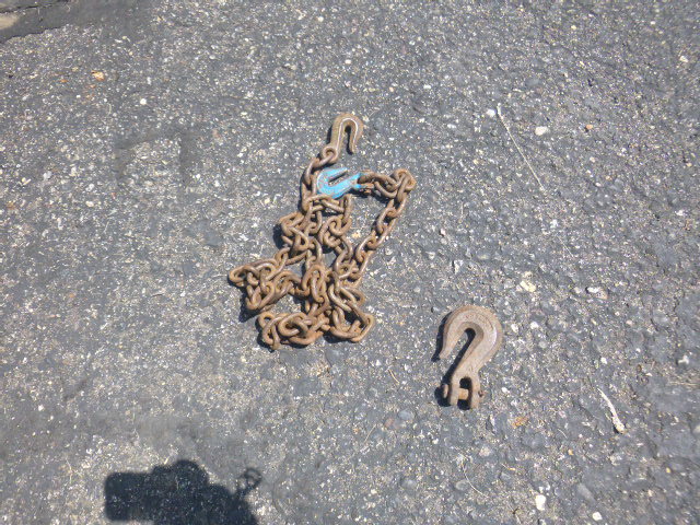 lot 32 image: Tow Chain