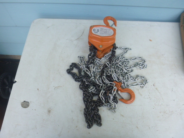 lot 34 image: American Power Pull Corp. 12 Ton Chain Hoist