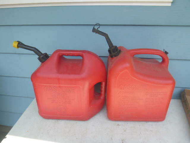 lot 38 image: 2 Gas Cans