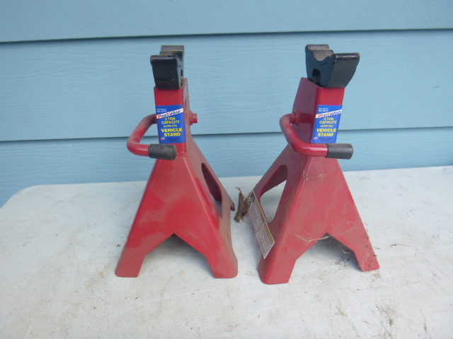lot 43 image: 6,000 Lbs. Jack Stands