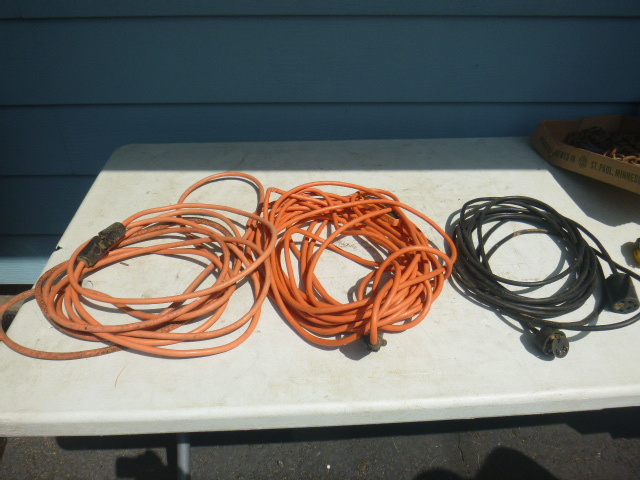 lot 49 image: 3 Extension Cords