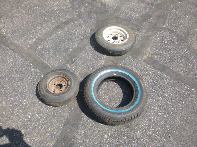 lot 54 image: 3 Tires