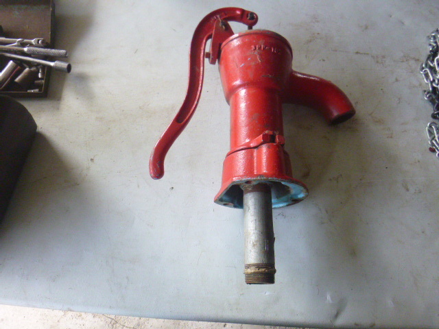 lot 59 image: Old Fashion Hand Water Pump