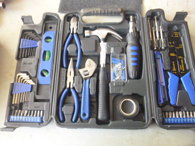 lot 60 image: Multi-Tool Set