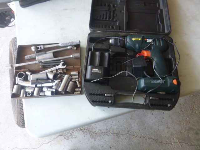 lot 62 image: Black & Decker 7.2V Drill