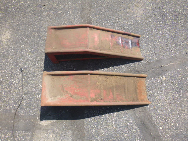 lot 88 image: Pair of Car Ramps