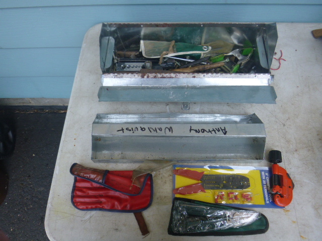 lot 101 image: Homemade Aluminum Toolbox with Tools