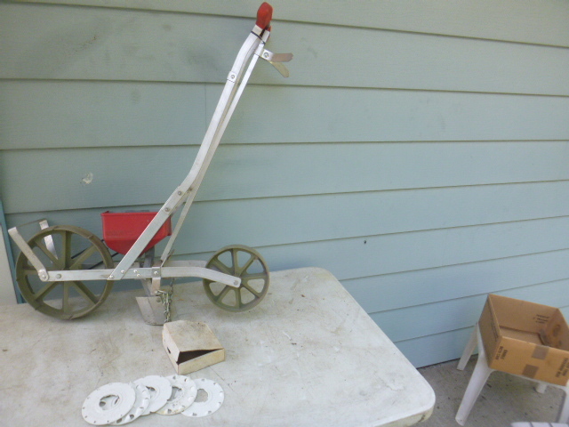 lot 124 image: Precision Garden Seeder