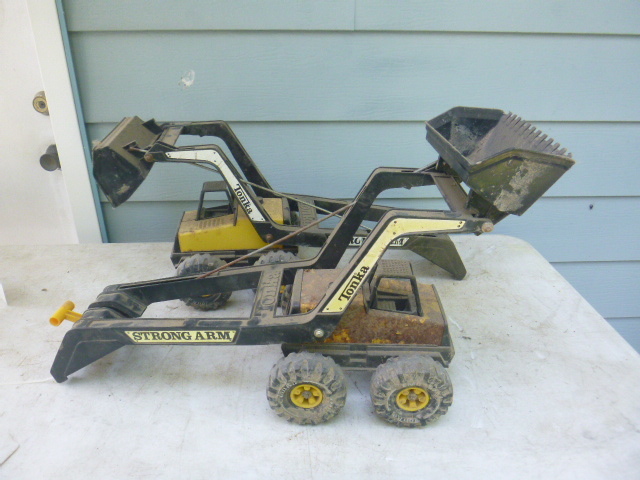 lot 127 image: 2 Tonka Strong Arm Trucks
