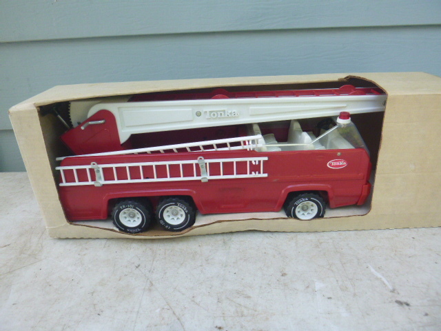 lot 130 image: Tonka Fire Truck in Box