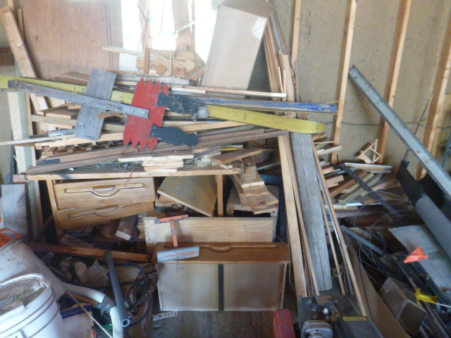 lot 134 image: Lot of Scrap Lumber