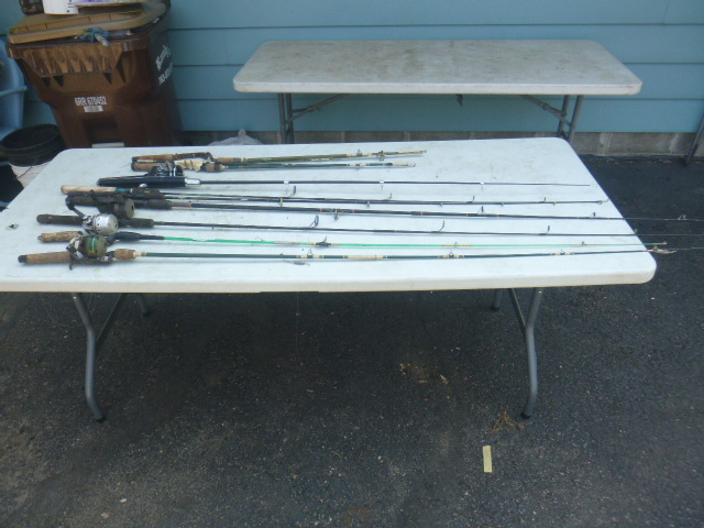 lot 160 image: 9 Fishing Poles and Reels