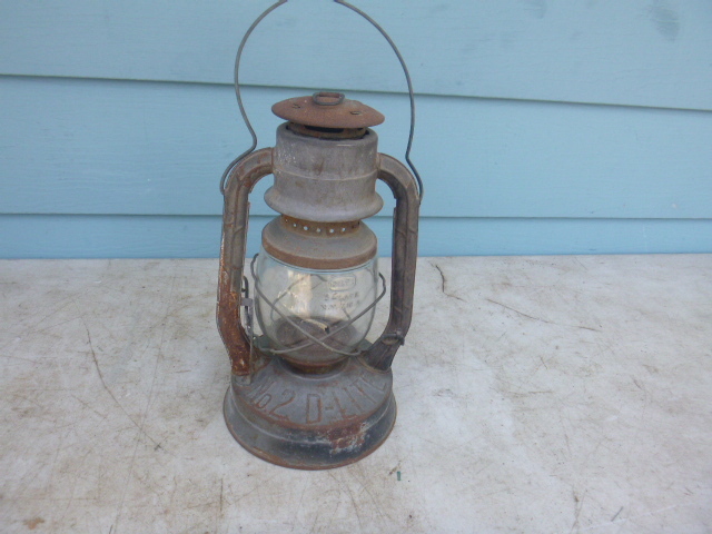 lot 162 image: Vintage Lantern