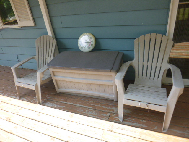 lot 172 image: Patio Furniture