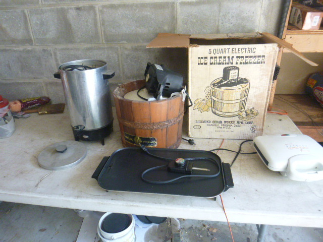 lot 180 image: Miscellaneous Kitchen Items