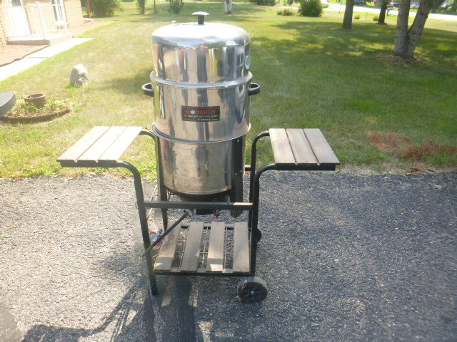 lot 208 image: Monarch 7 in 1 Smoker