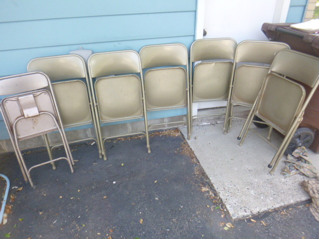 lot 209 image: 7 Folding Chairs