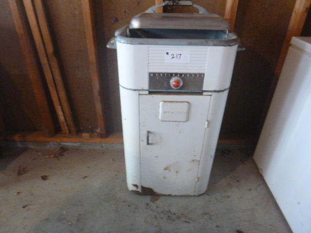 lot 217 image: Westinghouse CookerWarmer