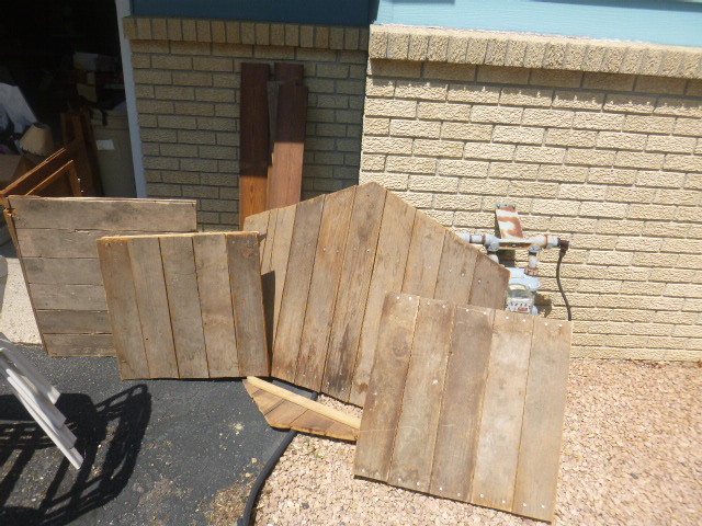 lot 231 image: Homemade Wooden Barn