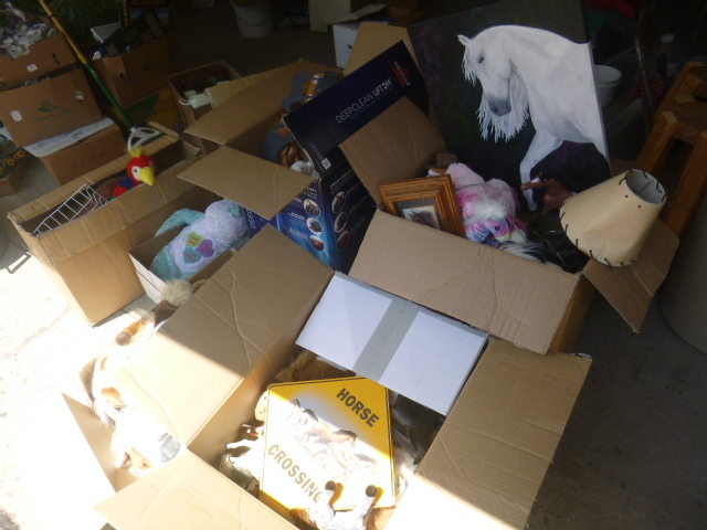 lot 232 image: Lot of Horse Collectibles