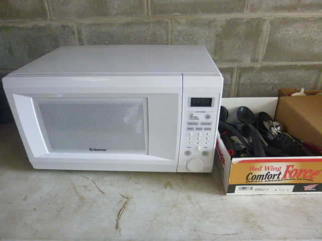 lot 241 image: Criterion Microwave