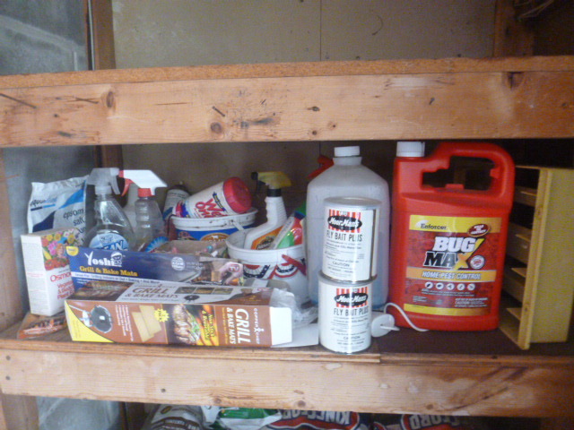 lot 259 image: Miscellaneous Garage Liquids