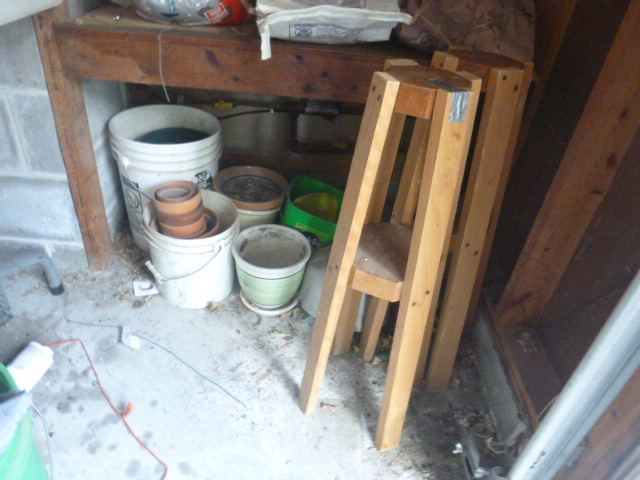 lot 261 image: Miscellaneous Garden Items