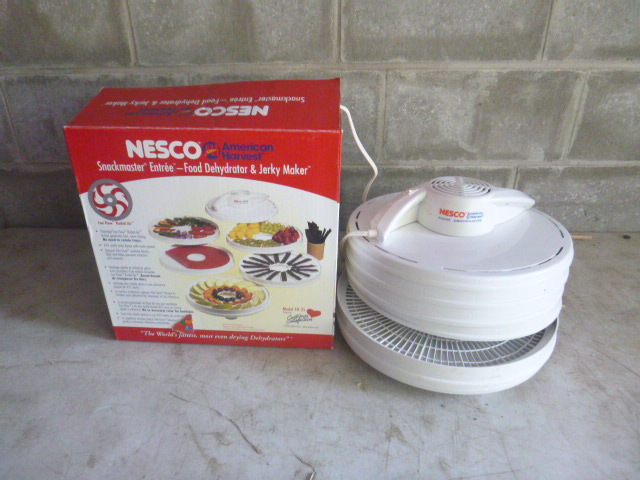 lot 272 image: Nesco Food Dehydrator and Jerky Maker